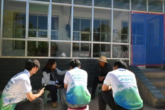 _兰州理工大学学子逐光西行 解锁光伏产业的生态与民生密码_兰州理工大学学子逐光西行 解锁光伏产业的生态与民生密码